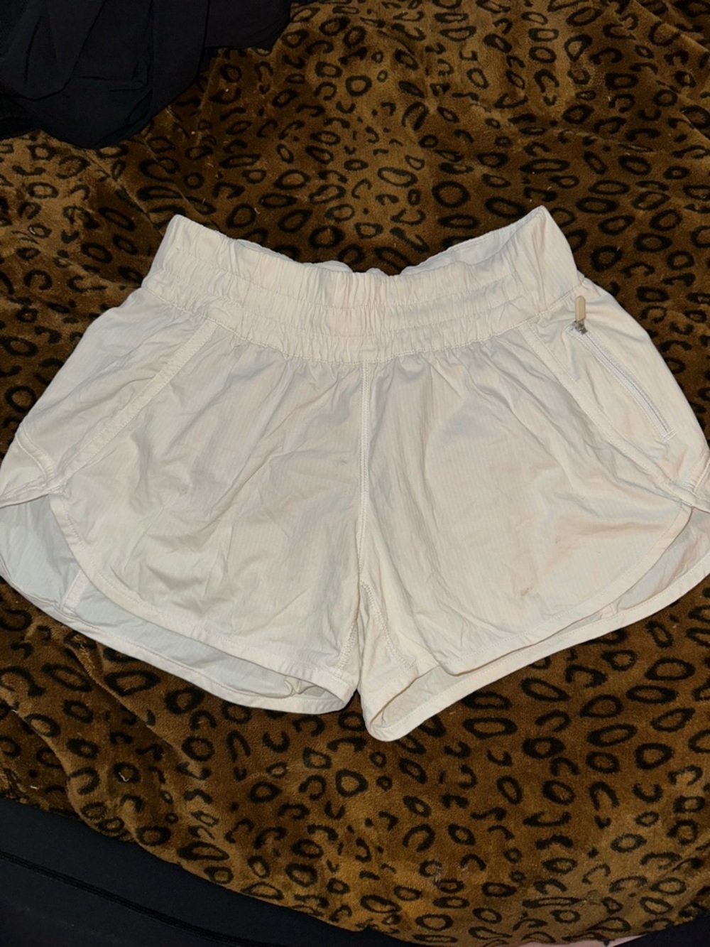 lululemon speed up  Athletic Shorts size 6 white 3 inch inseam